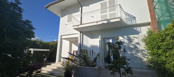 3 bedrooms Villa in Forte dei Marmi, Italy No. 322061 25