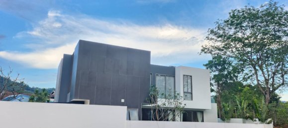 4 bedrooms Villa in Kathu, Thailand No. 8596 3