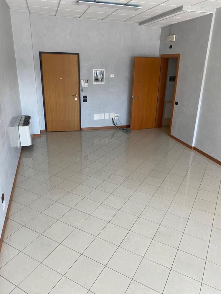 98m² Office in Treviso, Italy No. 60432