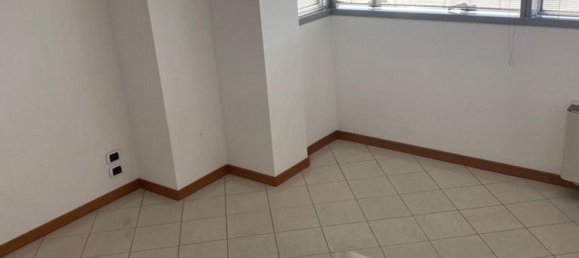 98m² Office in Treviso, Italy No. 60432 4