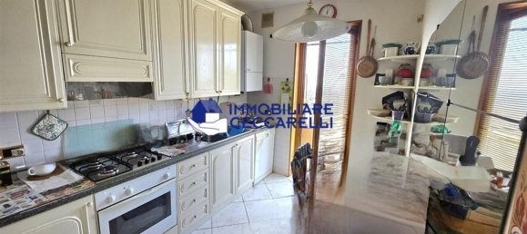 6 bedrooms Apartment in Massa, Italy No. 327395 4