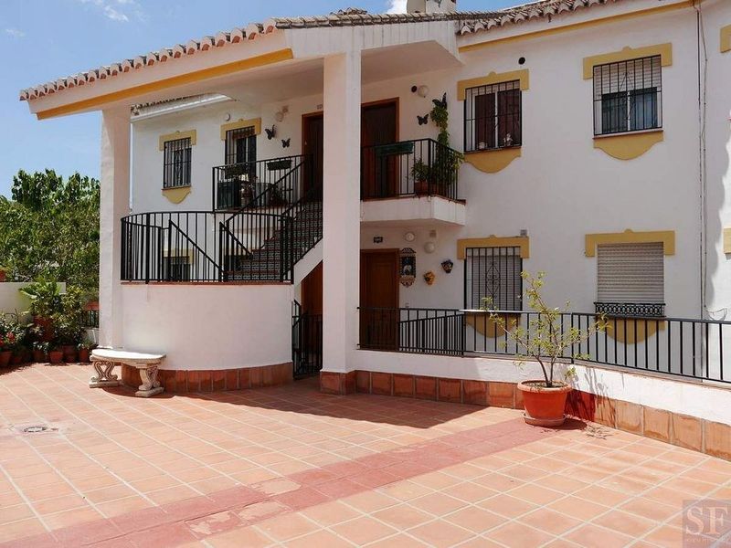 Apartamento de 4 dormitorios en Cómpeta, Spain No. 228676