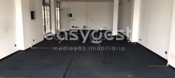 68m² Commercial property in Coimbra, Portugal No. 90625 14