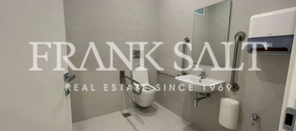 340m² Office in Naxxar, Malta No. 12379 17