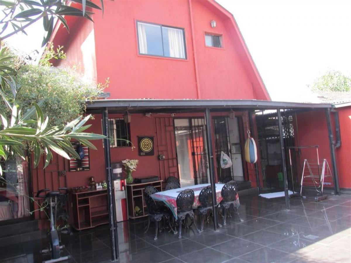 4 bedrooms House in Santiago, Chile No. 1814