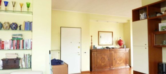 3 rooms Apartment in Bergamo, Italy No. 6711 5