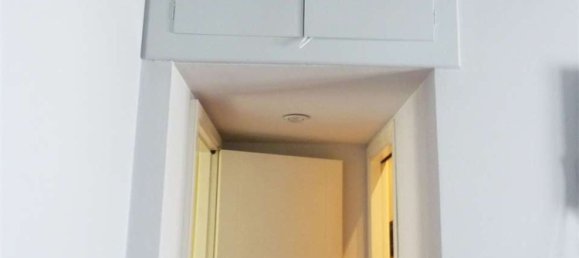 3 rooms Apartment in Bergamo, Italy No. 6711 4