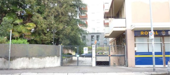 3 rooms Apartment in Bergamo, Italy No. 6711 3