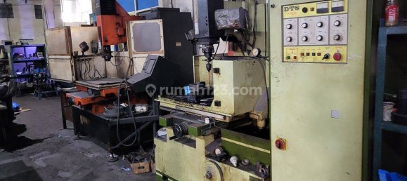 608m² Office in Cengkareng, Indonesia No. 1394 10