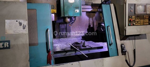 608m² Office in Cengkareng, Indonesia No. 1394 17