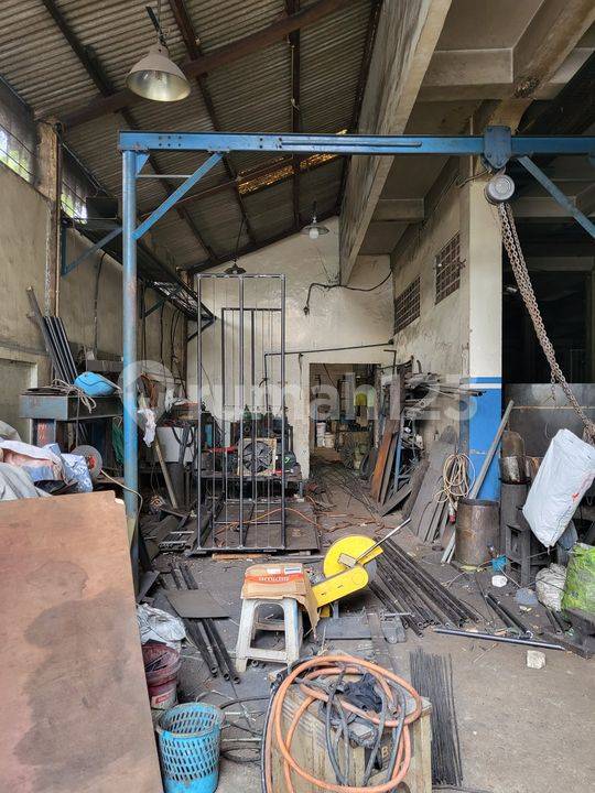 608m² Office in Cengkareng, Indonesia No. 1394