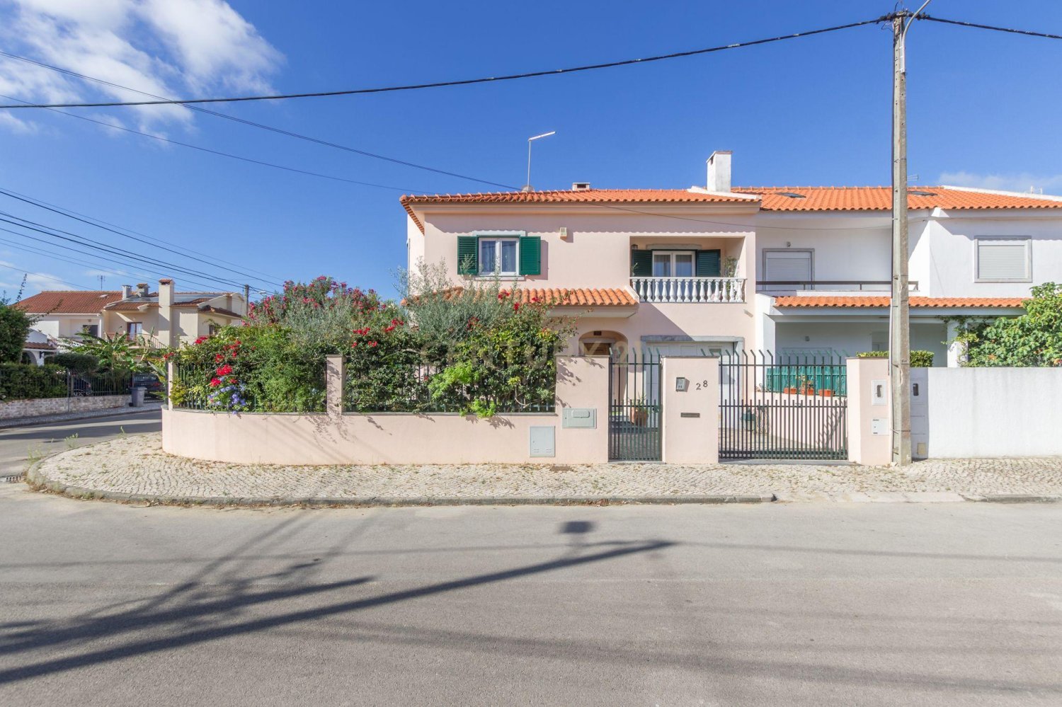 4 غرف نوم فيلا في Almada, Portugal رقم 247858