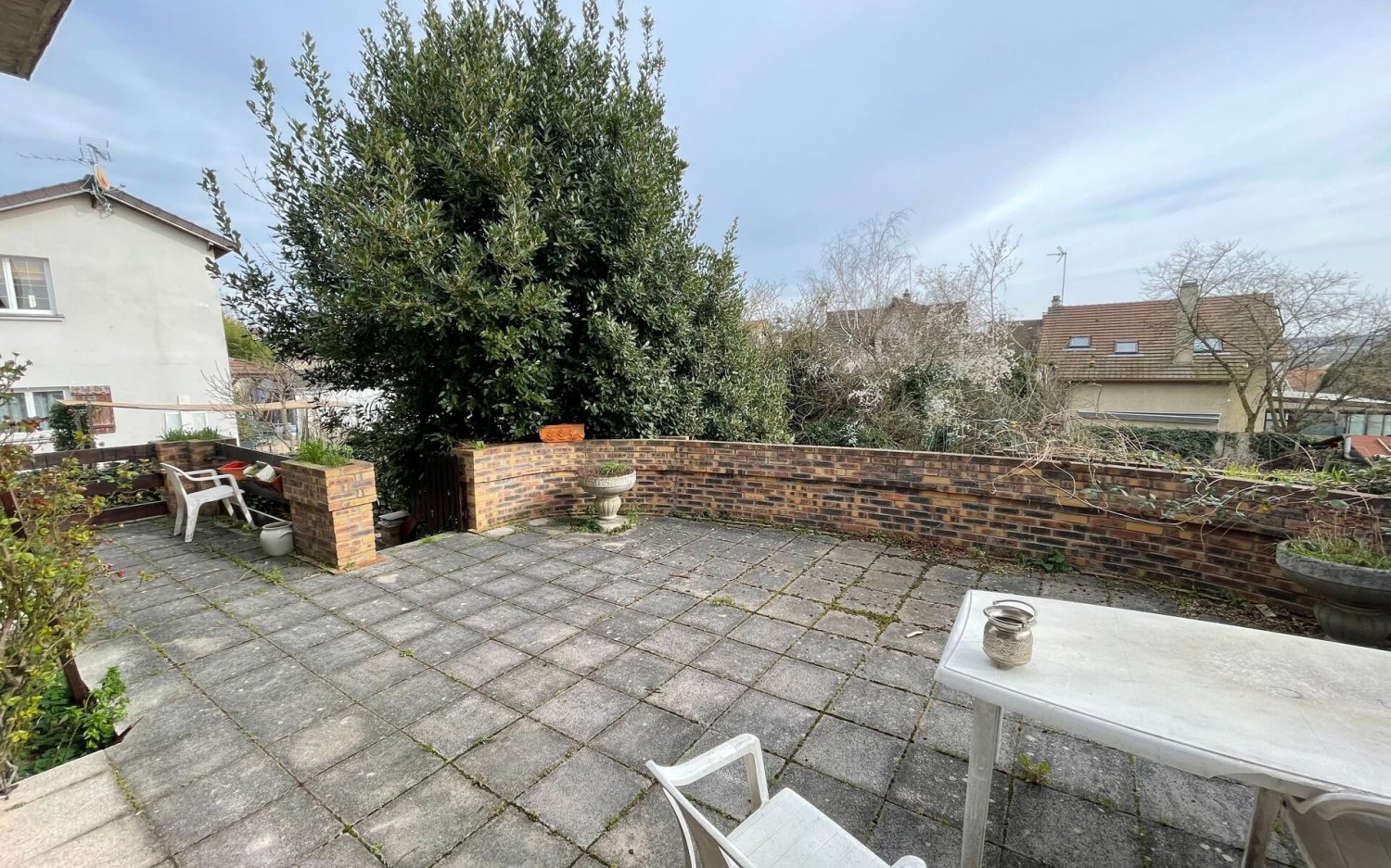 Дом с 5 спальнями в Бонёй-сюр-Марн, Франция № 182760