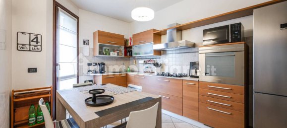 3 Schlafzimmer Wohnung in Carpi, Italy, Nr. 309200 9