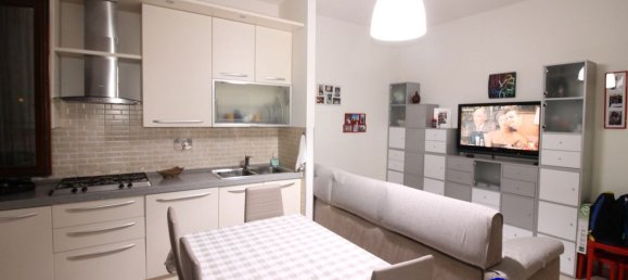 3 rooms Apartment in Colle di Val d'Elsa, Italy No. 114032 3