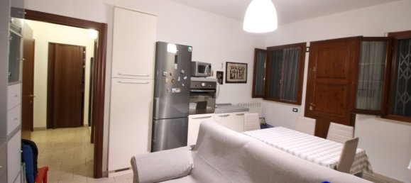 3 rooms Apartment in Colle di Val d'Elsa, Italy No. 114032 6