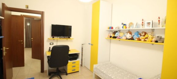 3 rooms Apartment in Colle di Val d'Elsa, Italy No. 114032 14