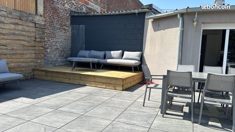 Casa de 4 dormitorios en Saint-Quentin, France No. 330275