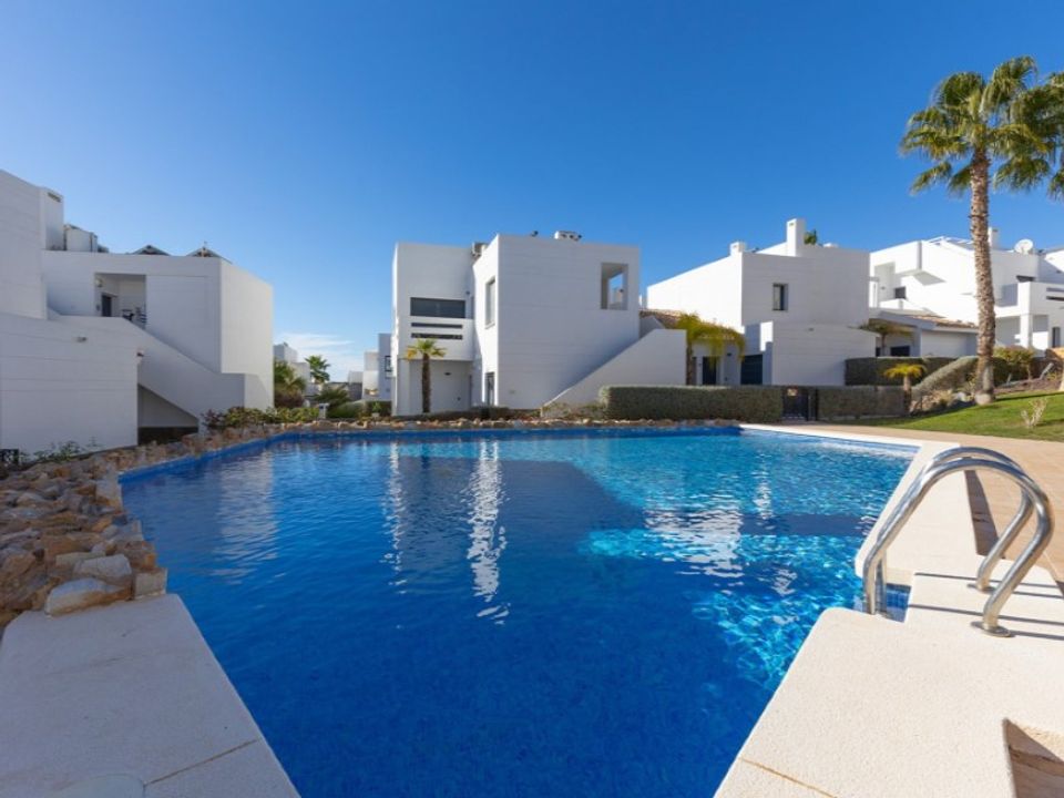 Apartamento de 2 dormitorios en La Zenia, Spain No. 189881