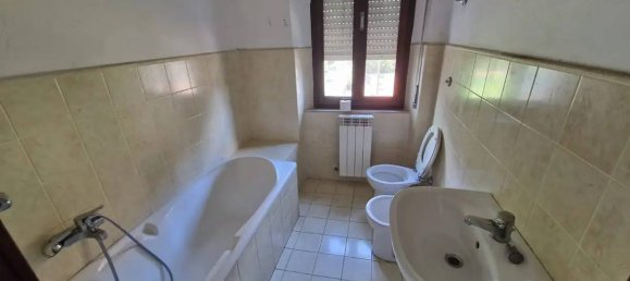 4 rooms Apartment in Cinigiano, Italy No. 130113 2