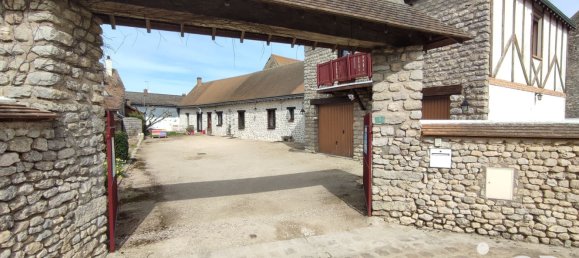 3 bedrooms House in Louville-la-Chenard, France No. 233638 2