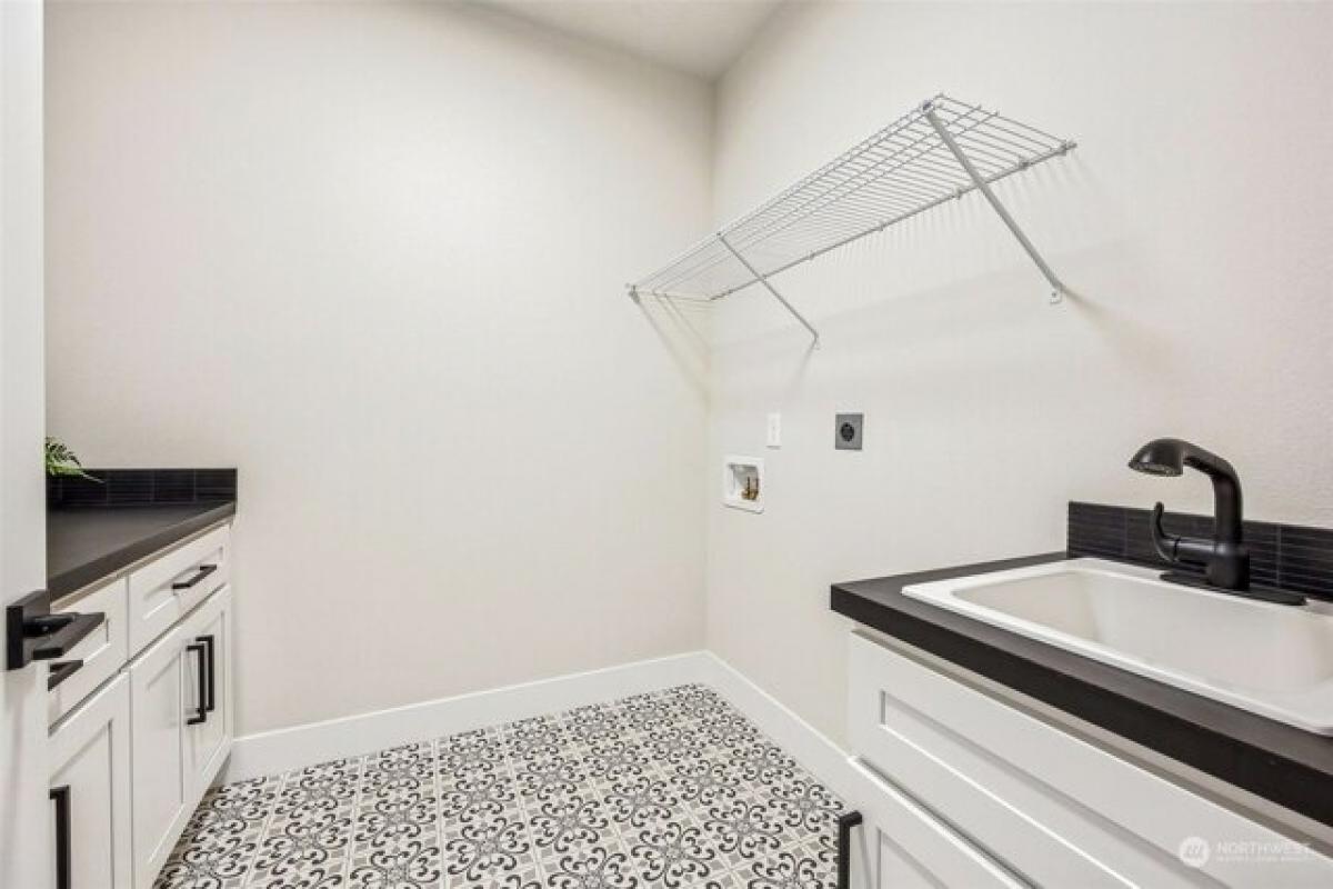 4 bedrooms House in Spanaway, USA No. 377264