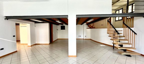 Коммерческая недвижимость с 3 комнатами в Гаттео, Италия № 179312 3