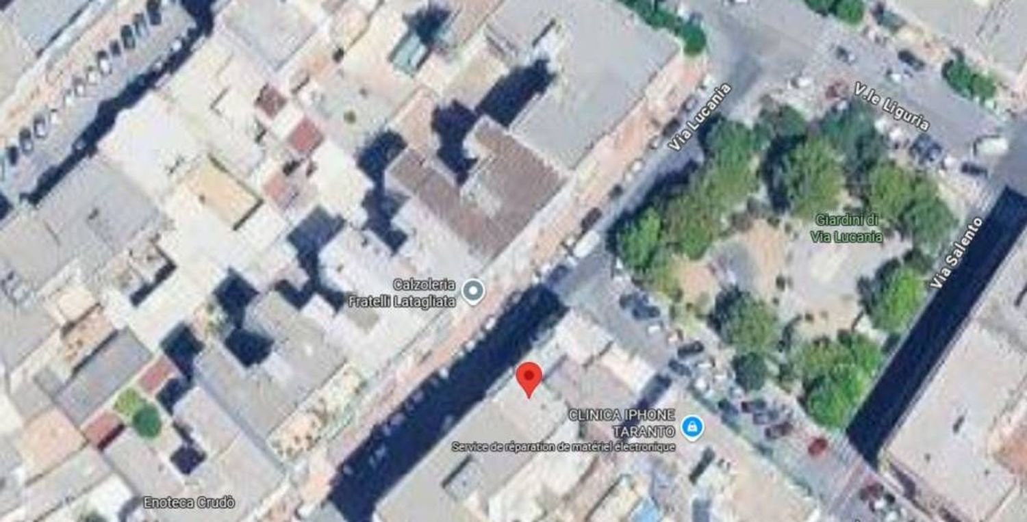 4 bedrooms Apartment in Taranto, Italy No. 319313