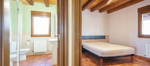 4 غرف نوم منزل في Aldeamayor de San Martin, Spain رقم 69323 42