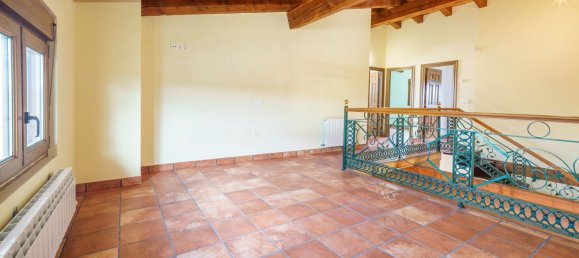 4 غرف نوم منزل في Aldeamayor de San Martin, Spain رقم 69323 3