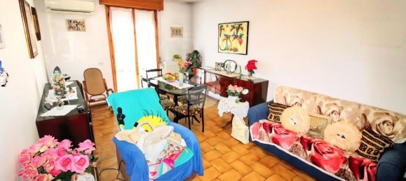 3 rooms Apartment in Colorno, Italy No. 150007 8