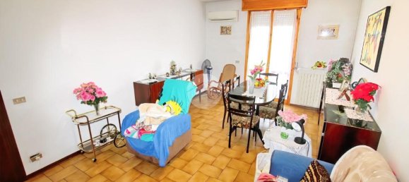 3 rooms Apartment in Colorno, Italy No. 150007 7