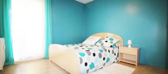 2 bedrooms Apartment in Evry, France No. 180568 3