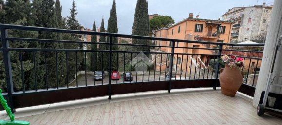 4-salle Appartement à Perugia, Italy No. 162580 11