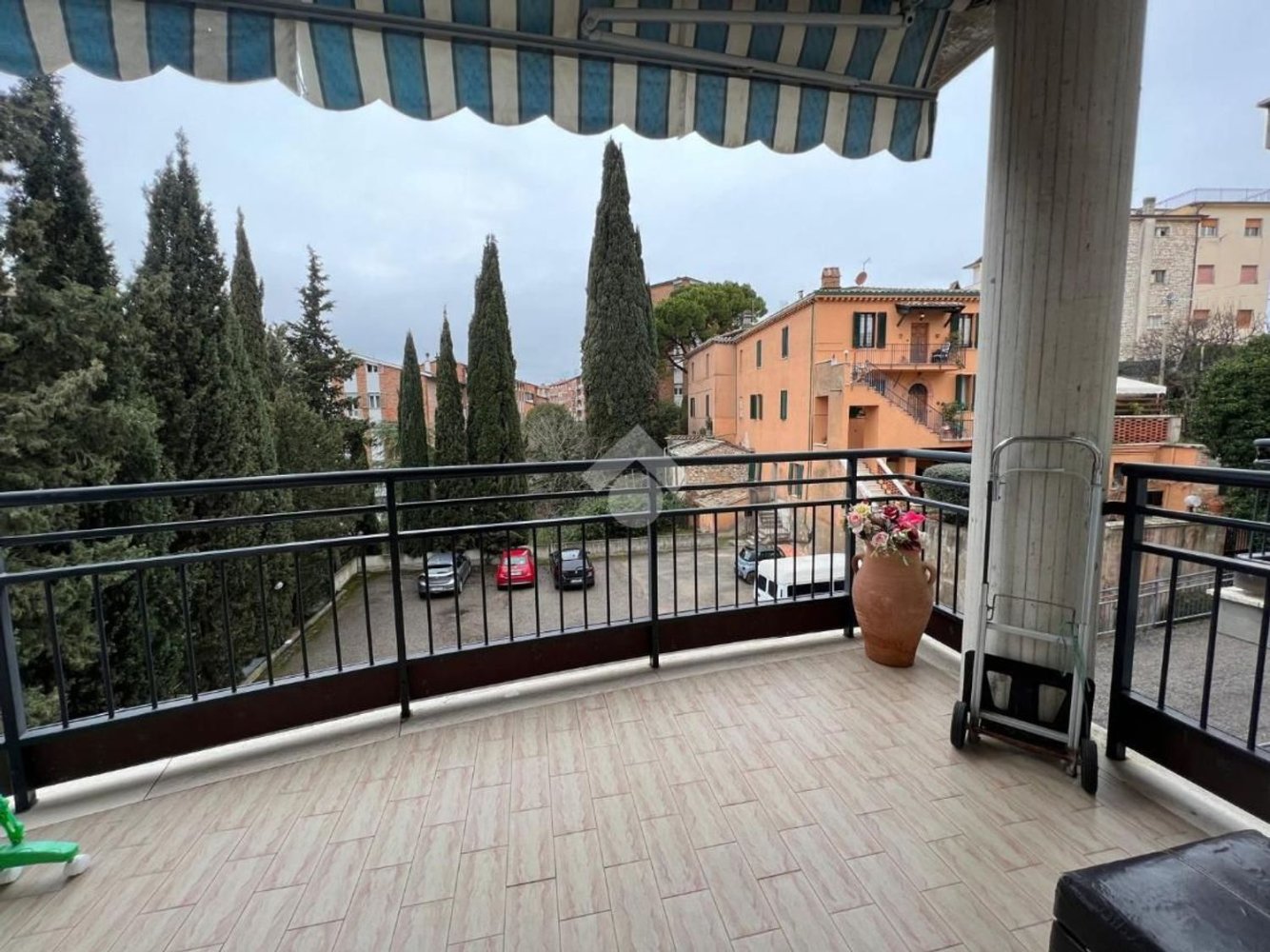 4-salle Appartement à Perugia, Italy No. 162580