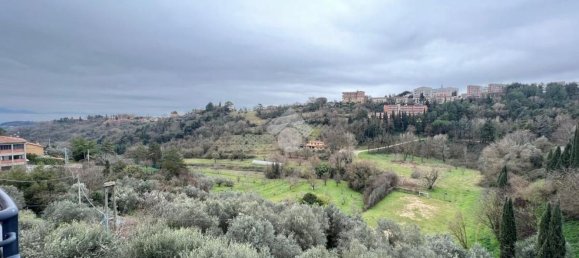 4-salle Appartement à Perugia, Italy No. 162580 13