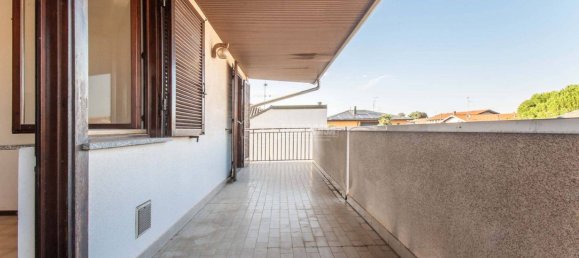 3 bedrooms Apartment in Solbiate Olona, Italy No. 220490 8