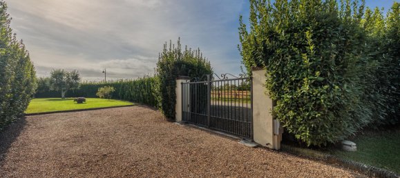 3 bedrooms House in Campi Bisenzio, Italy No. 357404 22