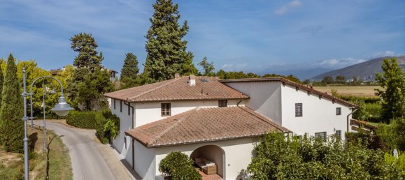 3 bedrooms House in Campi Bisenzio, Italy No. 357404 9