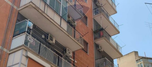 2 bedrooms Apartment in Catania, Italy No. 277708 2