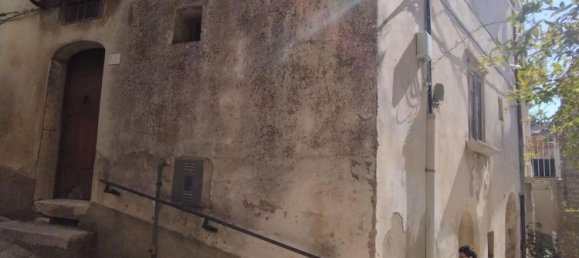 Дом с 4 комнатами в Сант Элия а Пьянизи, Италия № 301880 3