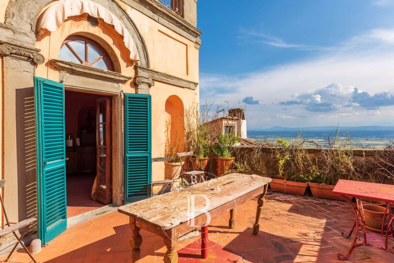 7 rooms Apartment in Cortona, Italy No. 143955