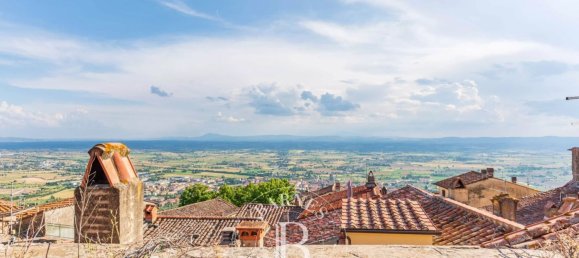 7 rooms Apartment in Cortona, Italy No. 143955 17