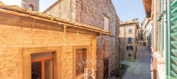 7 rooms Apartment in Cortona, Italy No. 143955 19