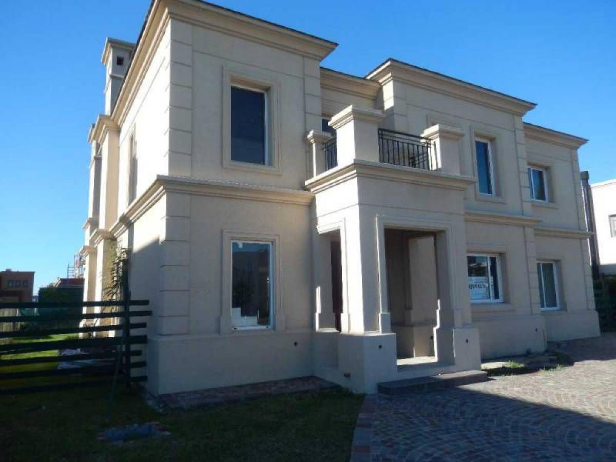 3 bedrooms House in Quilmes, Argentina No. 3316