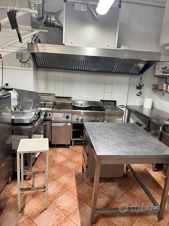 100m² Commercial property in La Spezia, Italy No. 258366