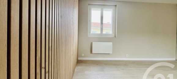 Estudio en Valence, France No. 338782 2