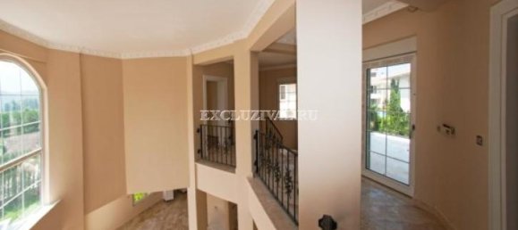 Villa de 3+1 en Kemer, Turkey No. 28369 4