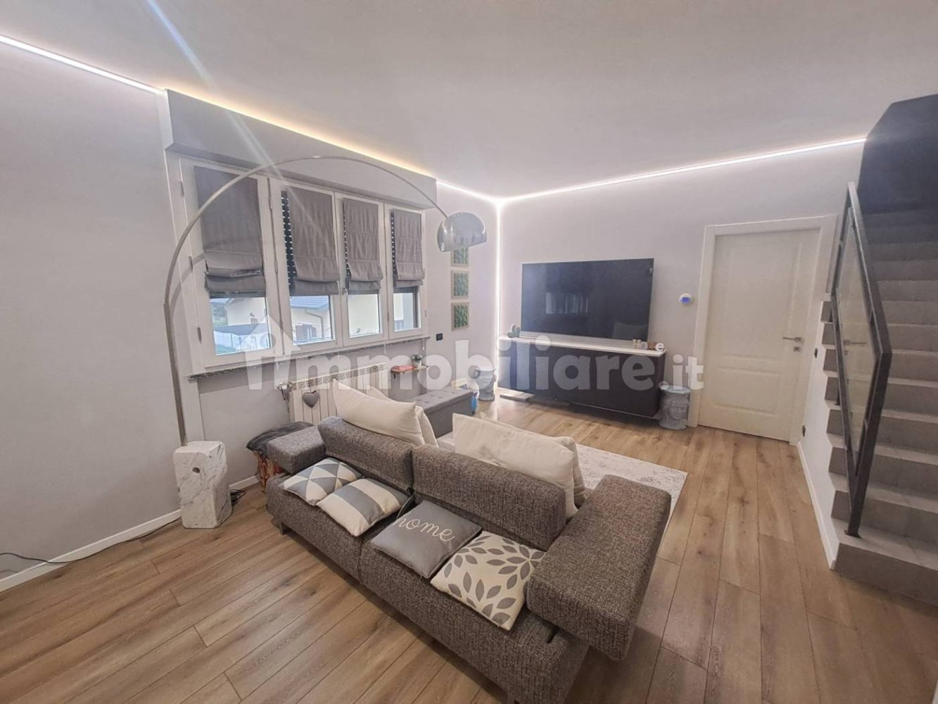 Квартира с 2 спальнями в Казореццо, Италия № 163297