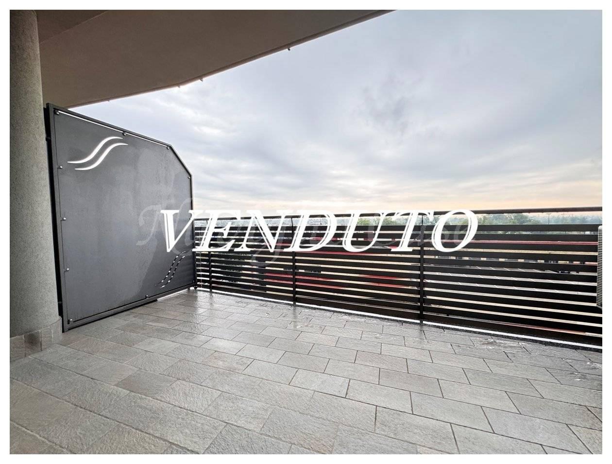 Квартира с 3 комнатами в Пессано кон Борнаго, Италия № 88815